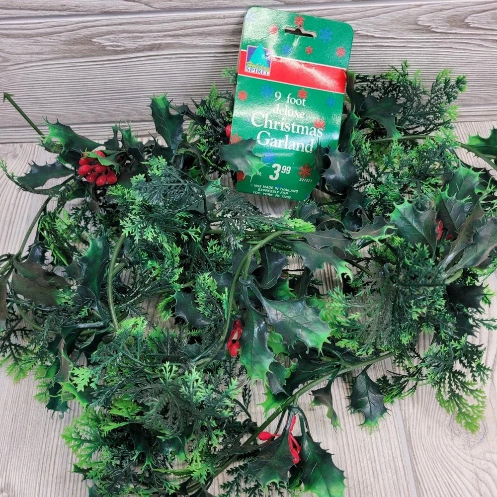 Holiday Spirit Christmas Garland 9ft Greenery Vintage 1993‎ Holly Berry Deluxe